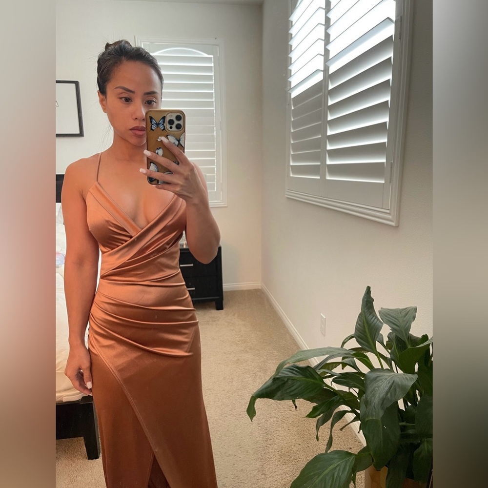 Floor length dress/gown
